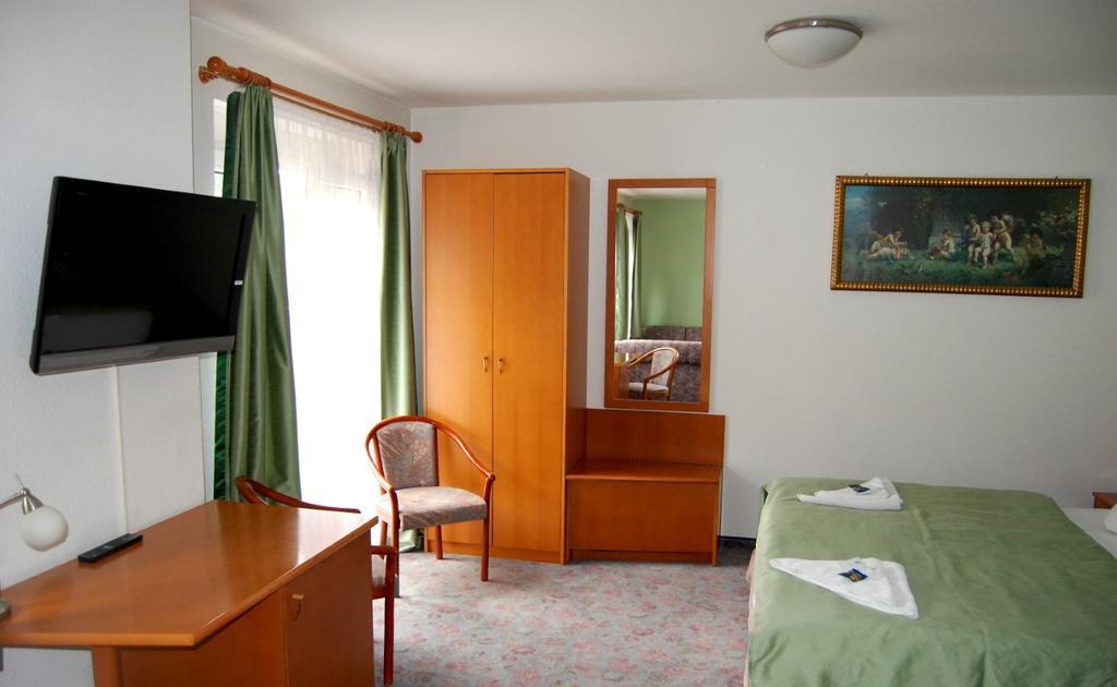 Hotel Am Markt Eckartsberga ภายนอก รูปภาพ