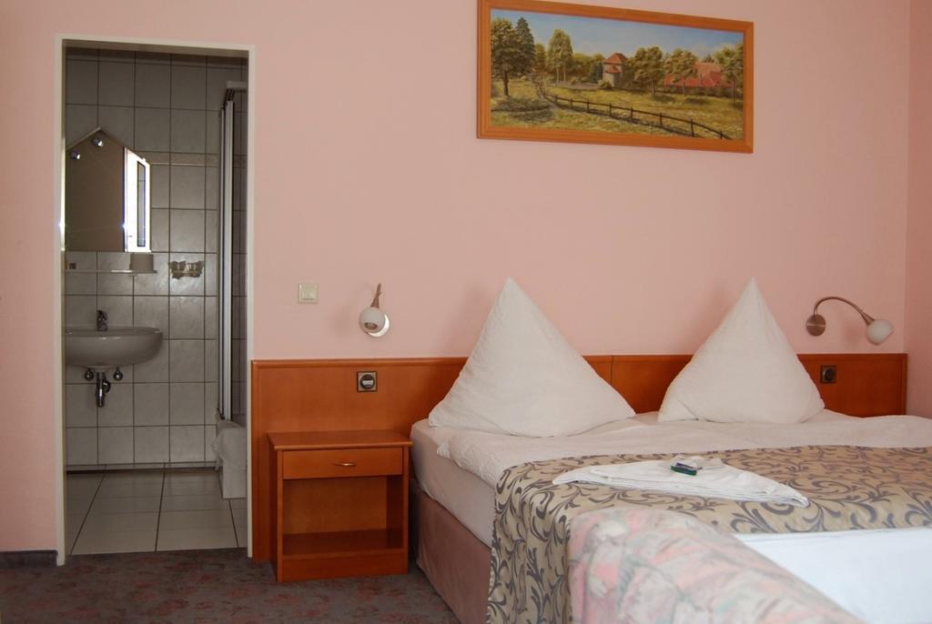 Hotel Am Markt Eckartsberga ภายนอก รูปภาพ