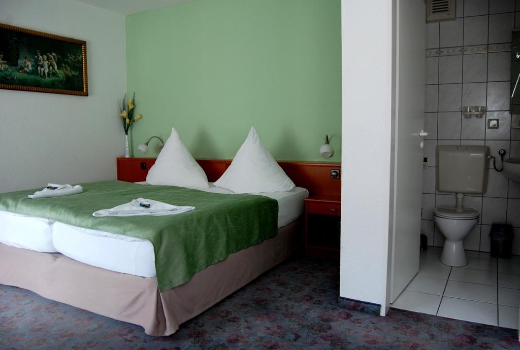 Hotel Am Markt Eckartsberga ภายนอก รูปภาพ