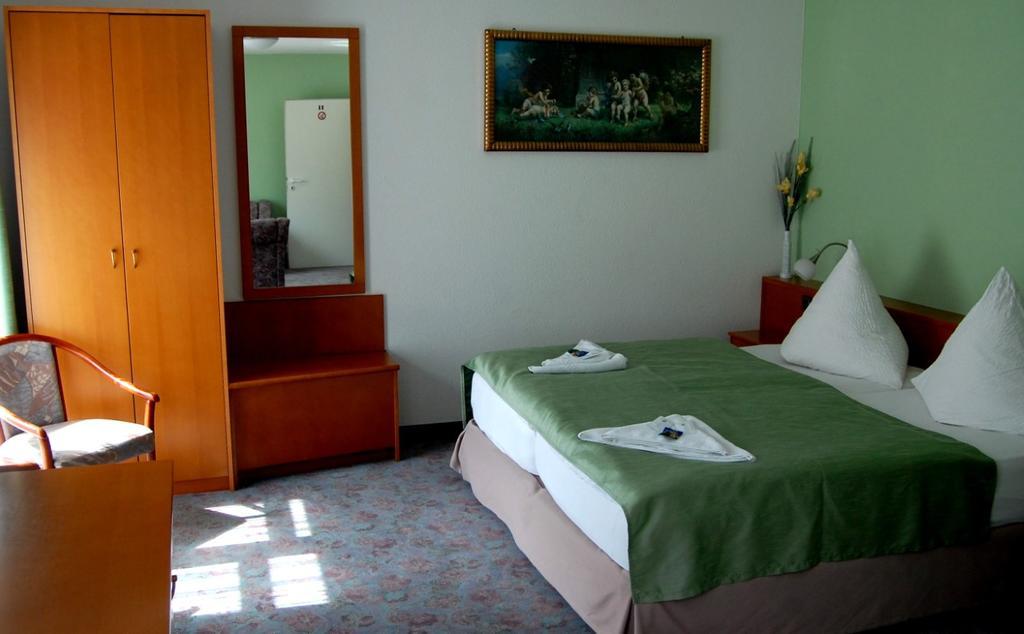 Hotel Am Markt Eckartsberga ภายนอก รูปภาพ