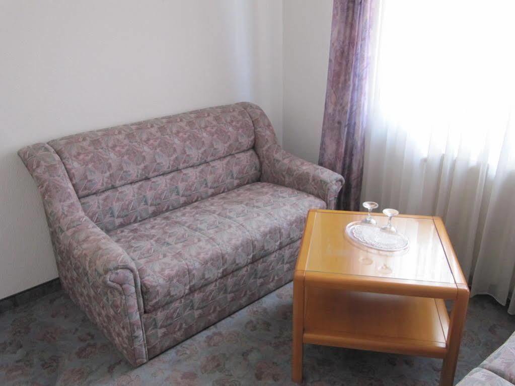 Hotel Am Markt Eckartsberga ภายนอก รูปภาพ